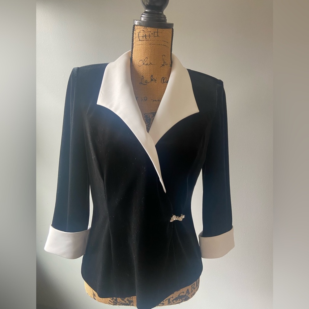 Alex Evenings Sz M Elegant Black Velvet Women's Jacket - Picture 1 of 10